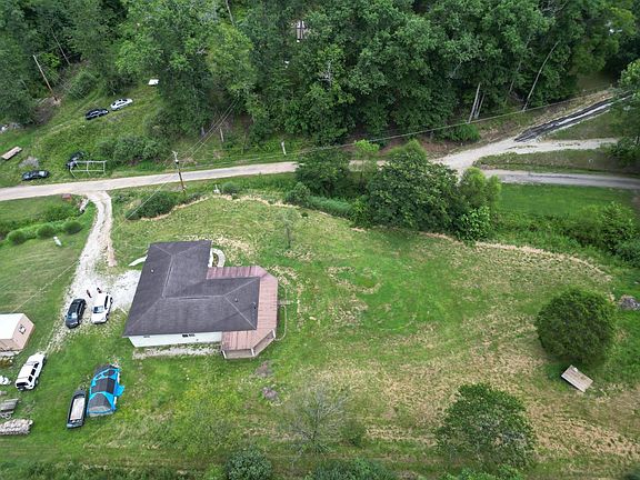 4th image of 170 Lee Dr