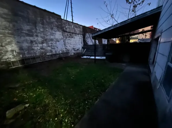 33-68 11th Street image 4 of 4