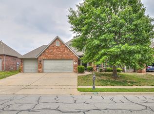 11813 S Tamarack Ct, Jenks, OK 74037
