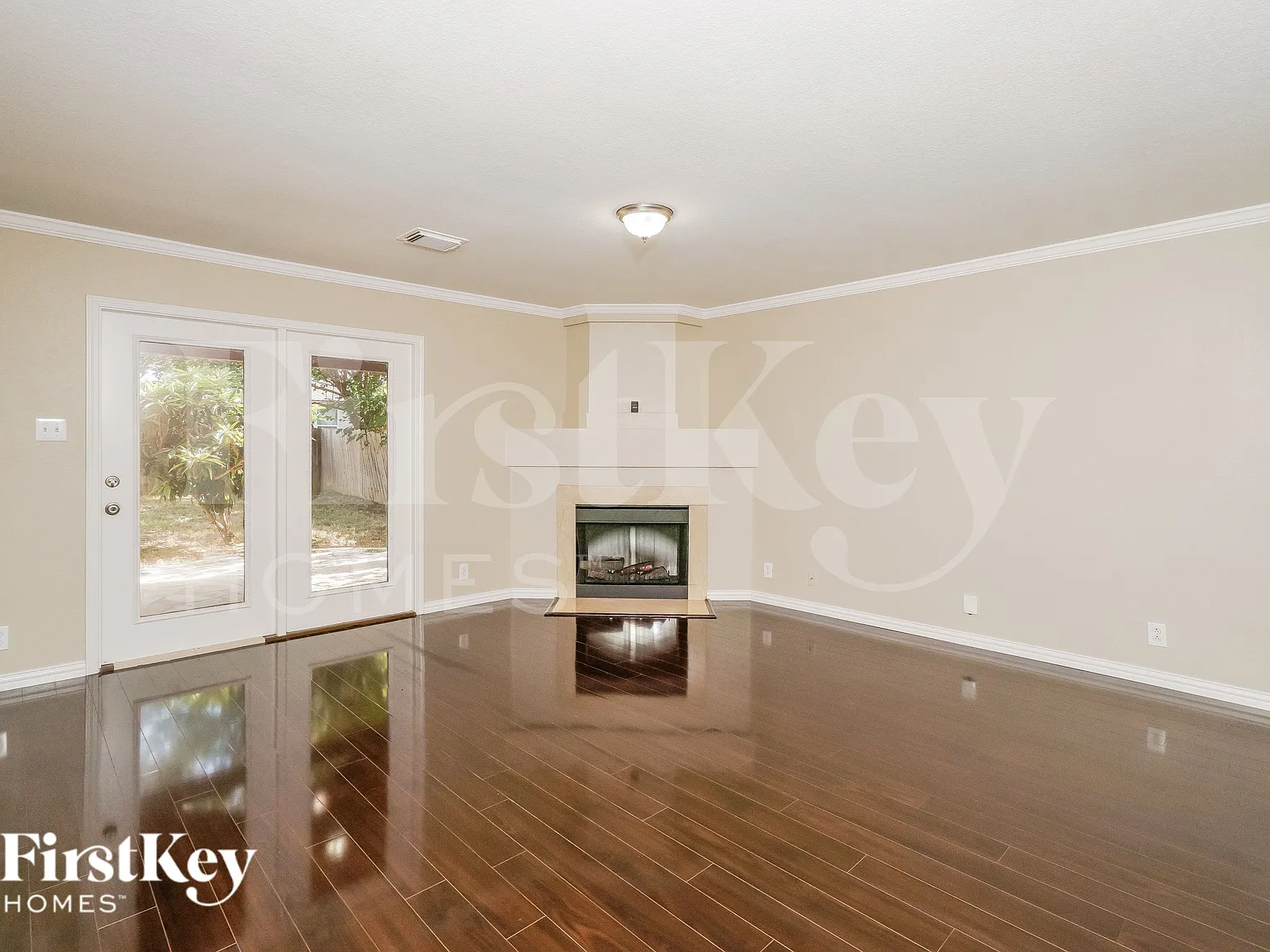 3 bed, 2.5 bath, 2570 sqft, $2,235 — Photo 4