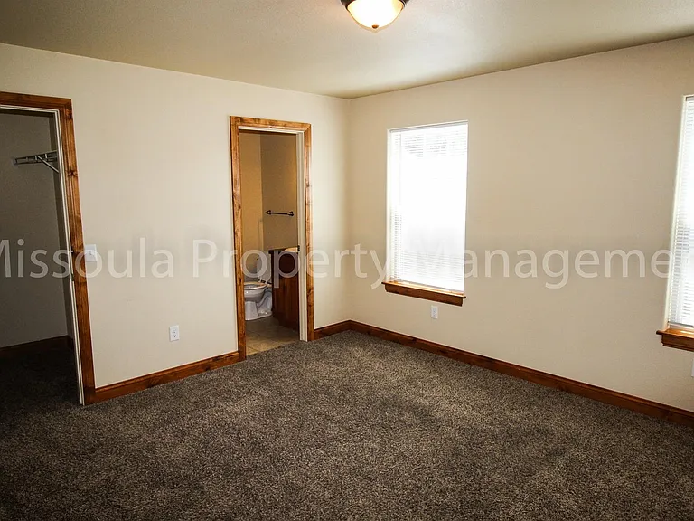 2211 N Ave W — Photo 5