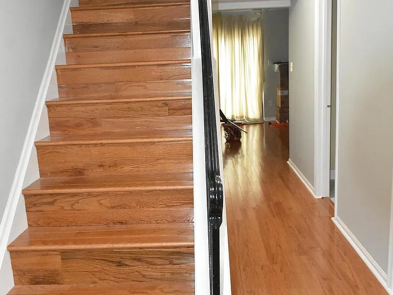 4557 King Edward Ct — Photo 17
