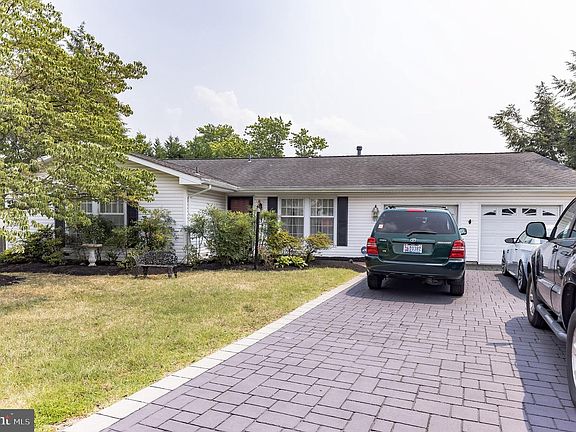 2nd image of 1921 Cuire Dr