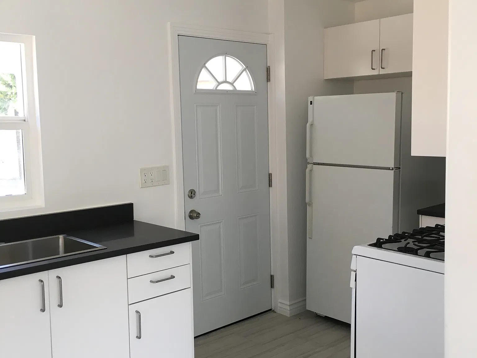 1 bed, 700 sqft, $2,800 — Photo 2