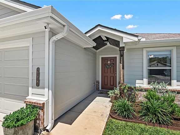 3rd image of 2117 Heritage Meadow Ln