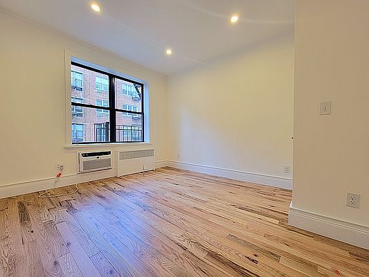 2nd image of 506 E 88th St #X