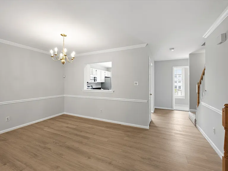 299 S Pickett St — Photo 8