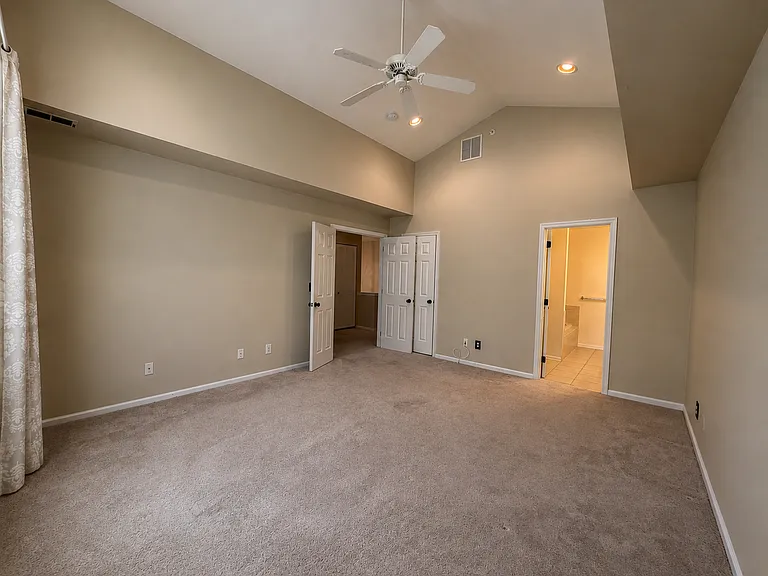 116 Wallace Ct — Photo 9