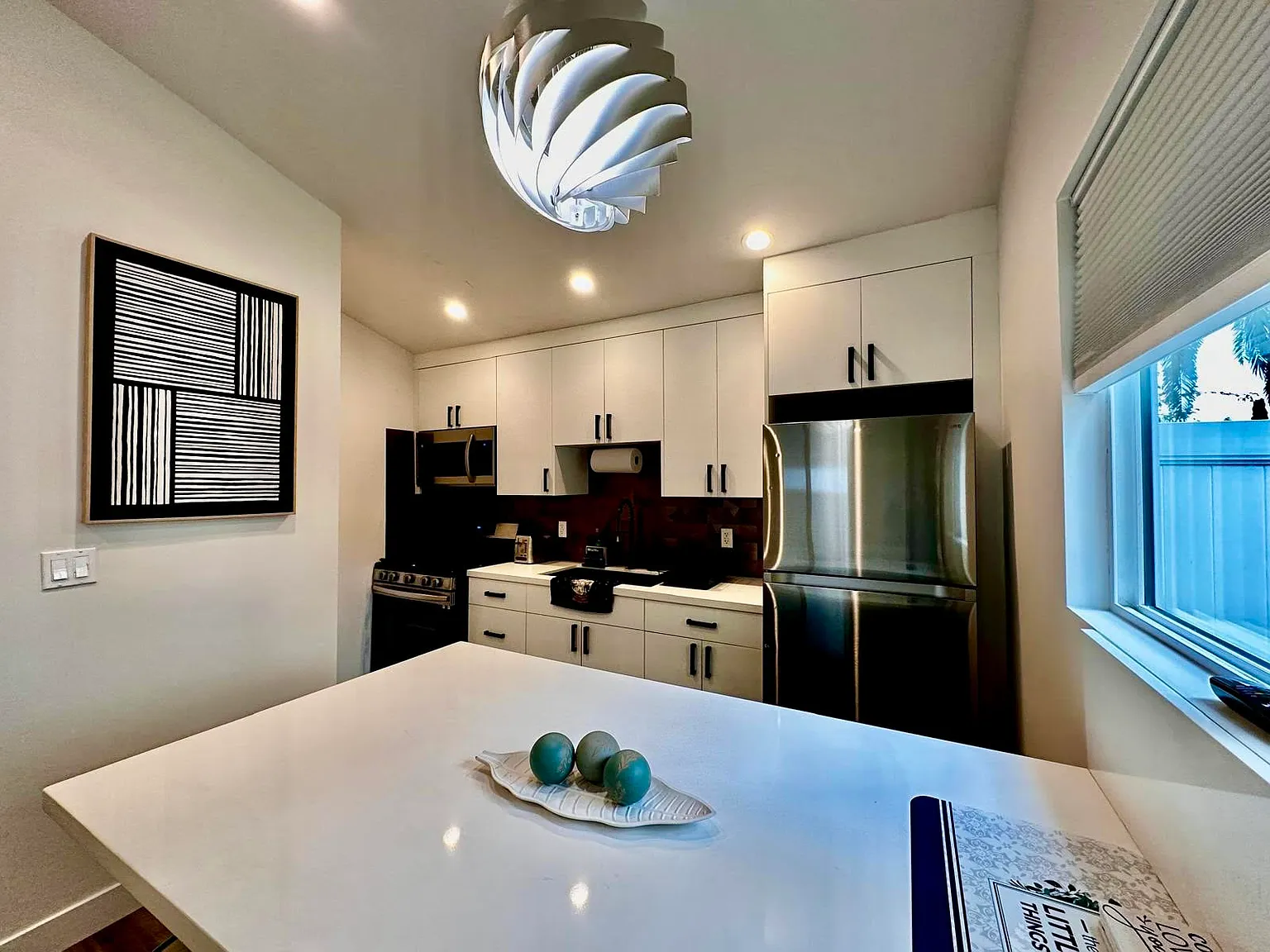 1 bed, 400 sqft, $2,500 — Photo 3