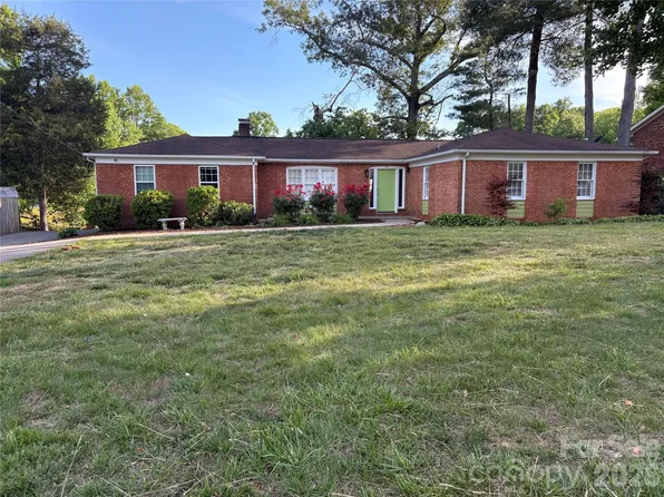 622 S Carolina Ave, Statesville, NC 28677