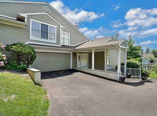 32 Edgewood Rd, Bedminster, NJ 07921