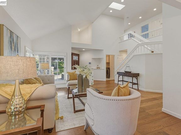 5th image of 74 Canyon Green Way