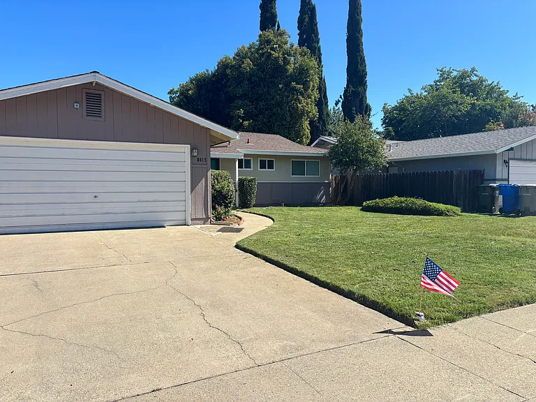8613 Midfield Way — Photo 2