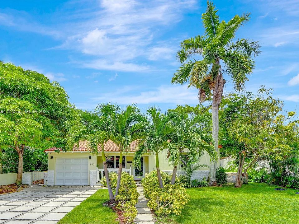 1st image of 813 Catalina Pl