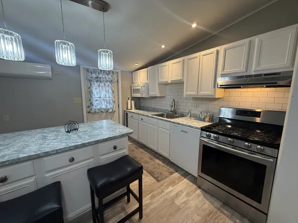 415 E 5th St, Mount Carmel, PA 17851