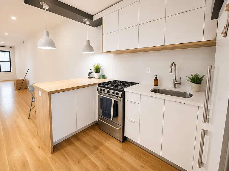 21 Hart St #2 — Photo 2