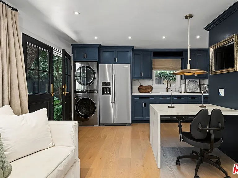 575 N Beverly Glen Blvd — Photo 43