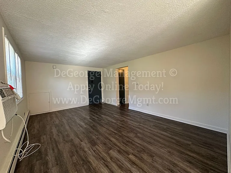 Walworth Garden Apartments — Photo 11