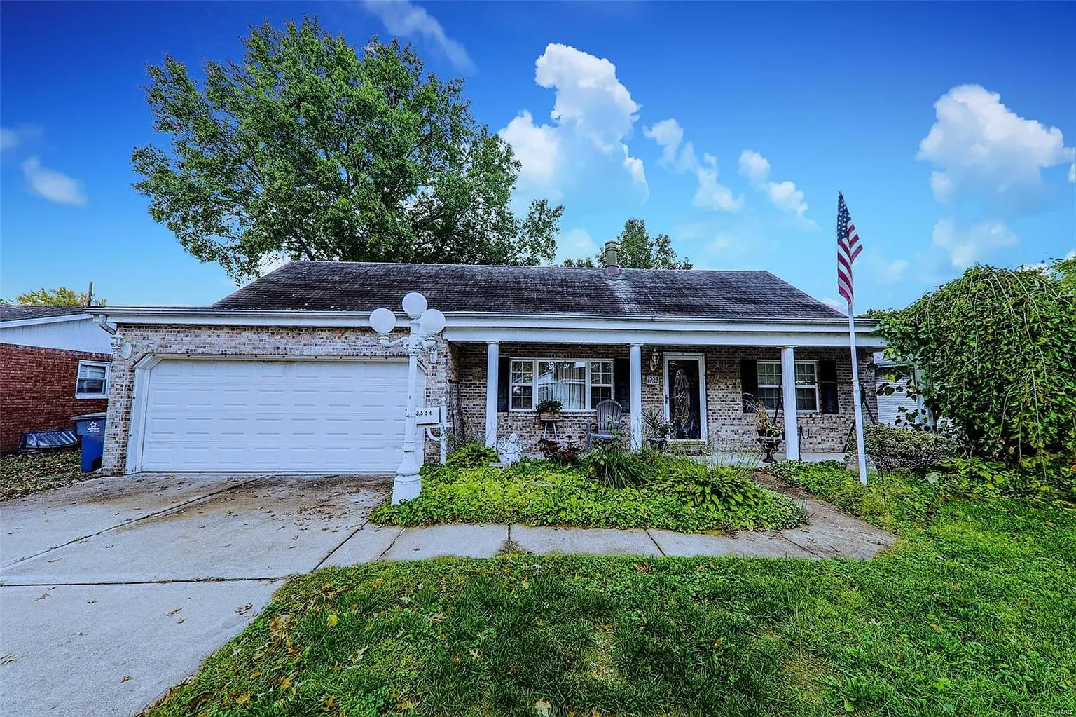 2554 Ivy Ln photo 1
