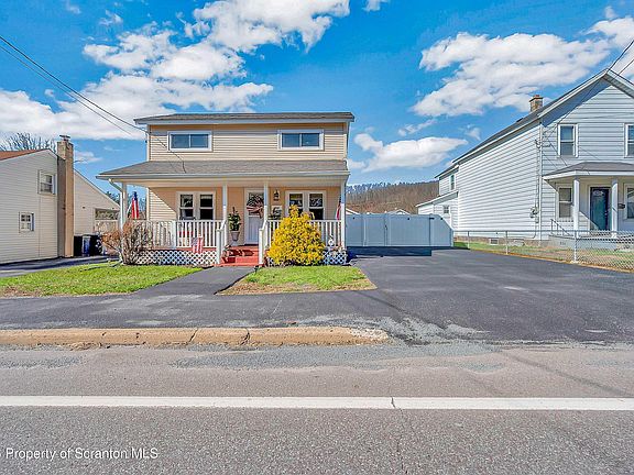 3rd image of 1061 Springbrook Ave