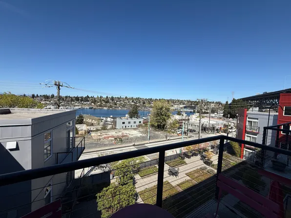 2960 Eastlake Ave E APT 411, Seattle, WA 98102