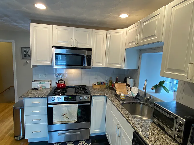 88 Pearl St #3 — Photo 11
