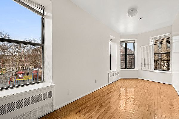 1st image of 58 Hamilton Pl APT 5