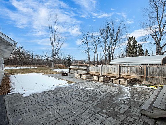 4th image of 623 Hunters Point Rd