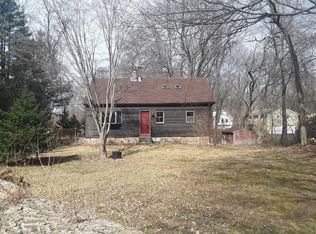 21 Colchester Ave, East Hampton, CT 06424