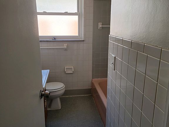 4th image of 3566 Schwartze Ave #3