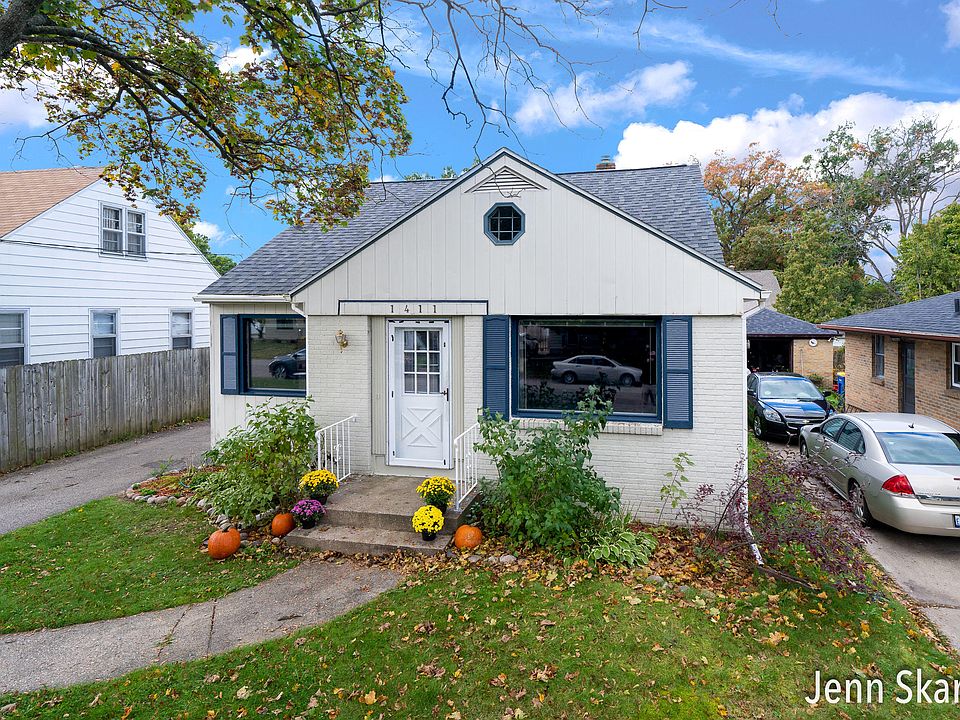 1st image of 1411 Hillcrest Ave NW