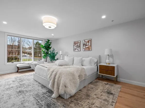 77 Waverley Ave #77A, Watertown, MA 02472