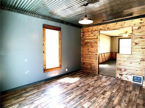 2nd image of 3005 Saint Joseph Ave