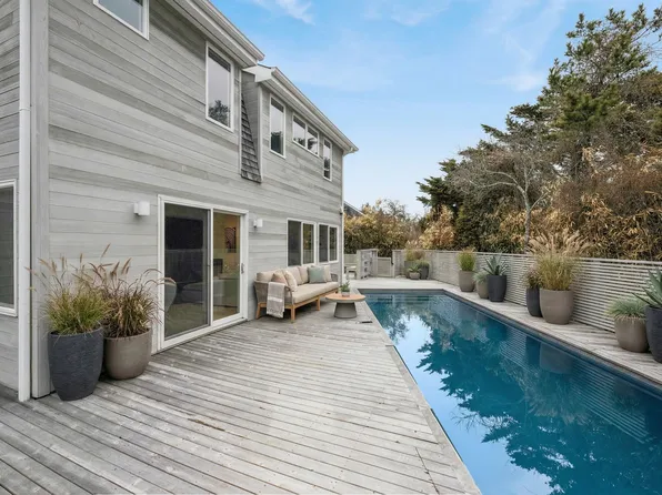 8 Ocean Ln, East Hampton, NY 11937