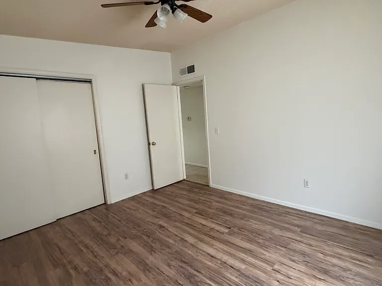 344 Bartlett Dr #E — Photo 28