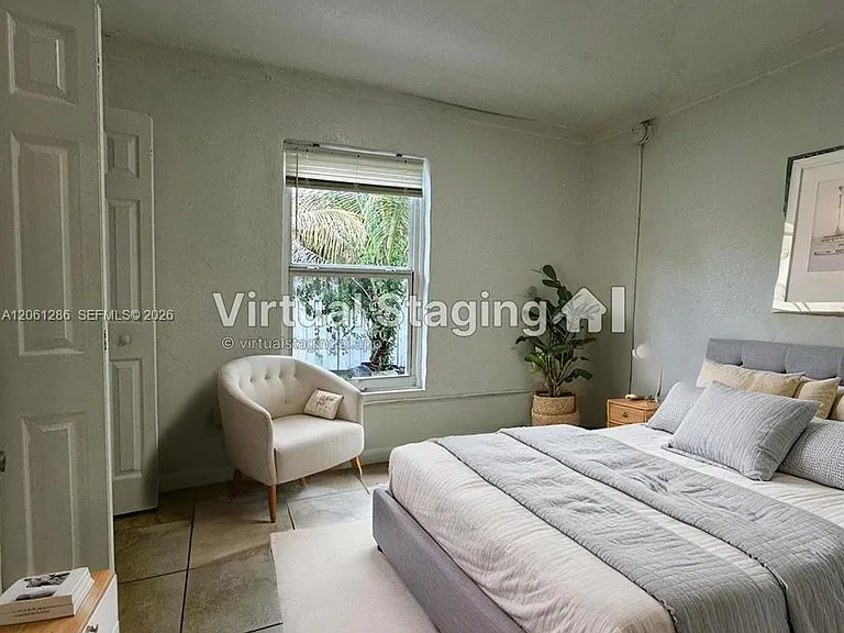 728 SW 6th St #2 — Photo 10