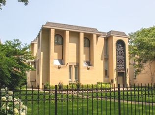 1150 E 49th St, Chicago, IL