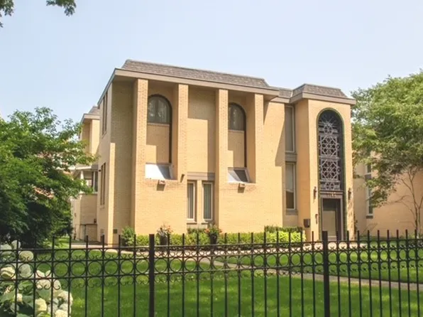1150 E 49th St, Chicago, IL 60615
