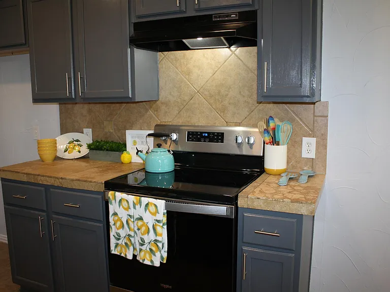 2518 Highdale Dr — Photo 18