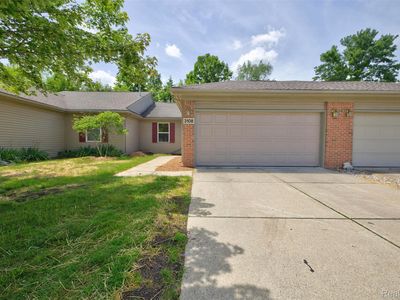3108 Falcon Dr Unit 25, Burton, MI, 48519