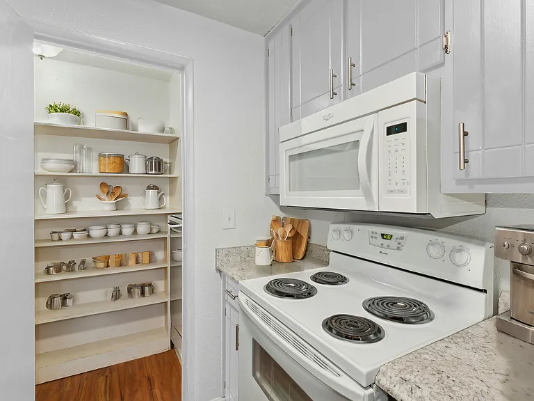 1266 Woodgate Ave #B — Photo 5