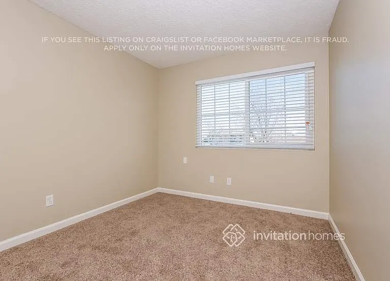 560 E Wigeon Way — Photo 9