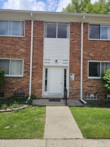 29498 Hoover Rd, Warren, MI, 48093