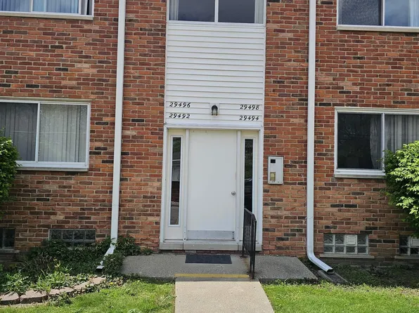 29498 Hoover Rd, Warren, MI 48093