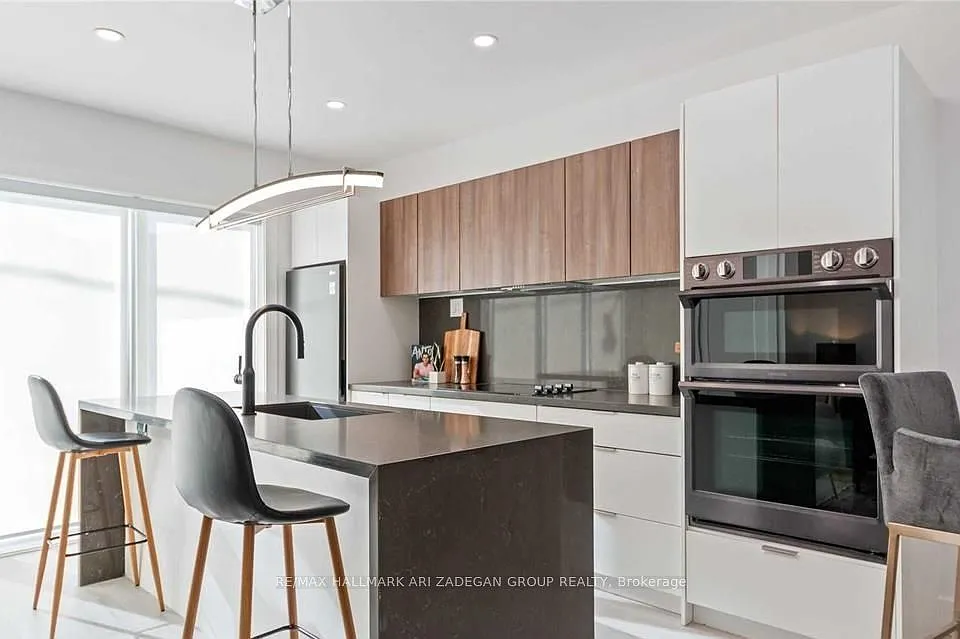 16 Minto St #2