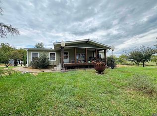 1720 NE 54th St, Topeka, KS 66617