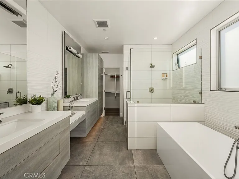4405 Channel Pl — Photo 33