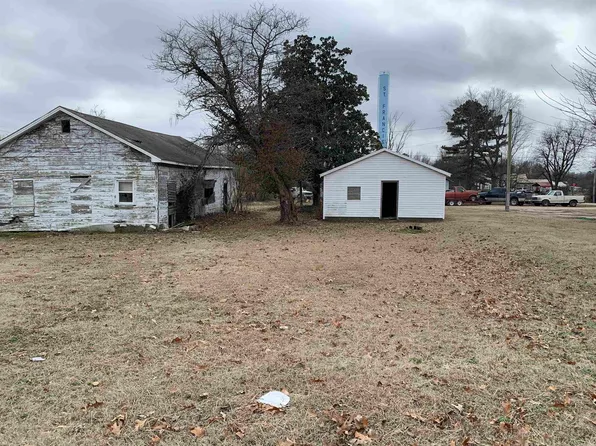 120 E Thomas St, Piggott, AR 72454