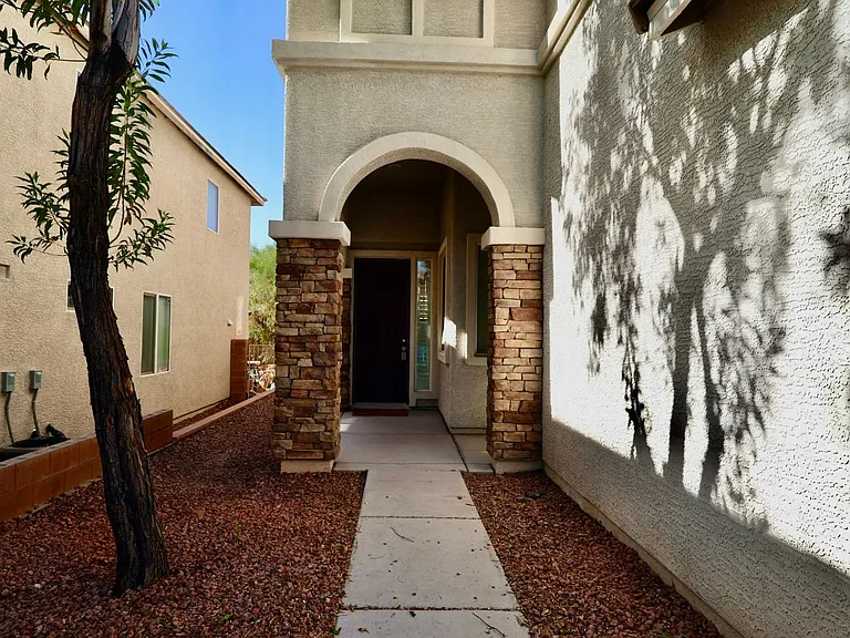 10643 Tray Mountain Ave — Photo 2