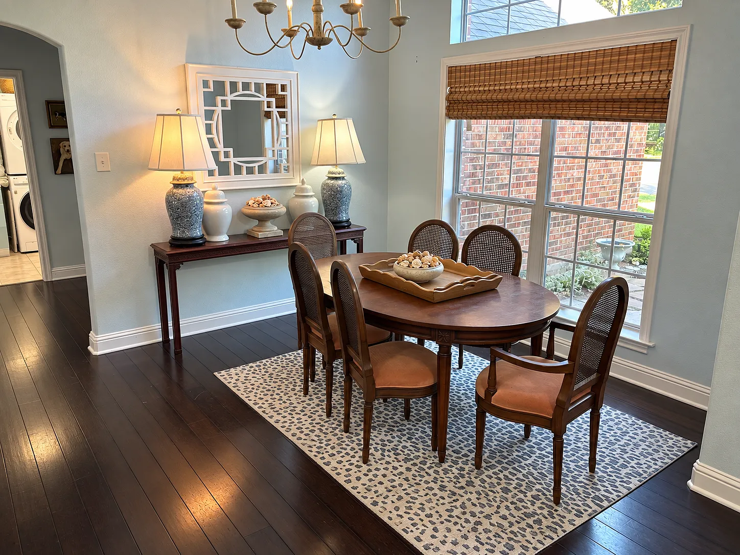 4 bed, 2495 sqft, $4,200 — Photo 2
